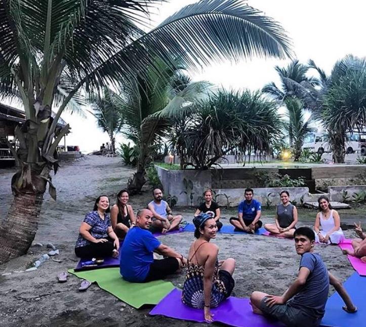 North Shore Surf Camp Hotel Baler Bagian luar foto