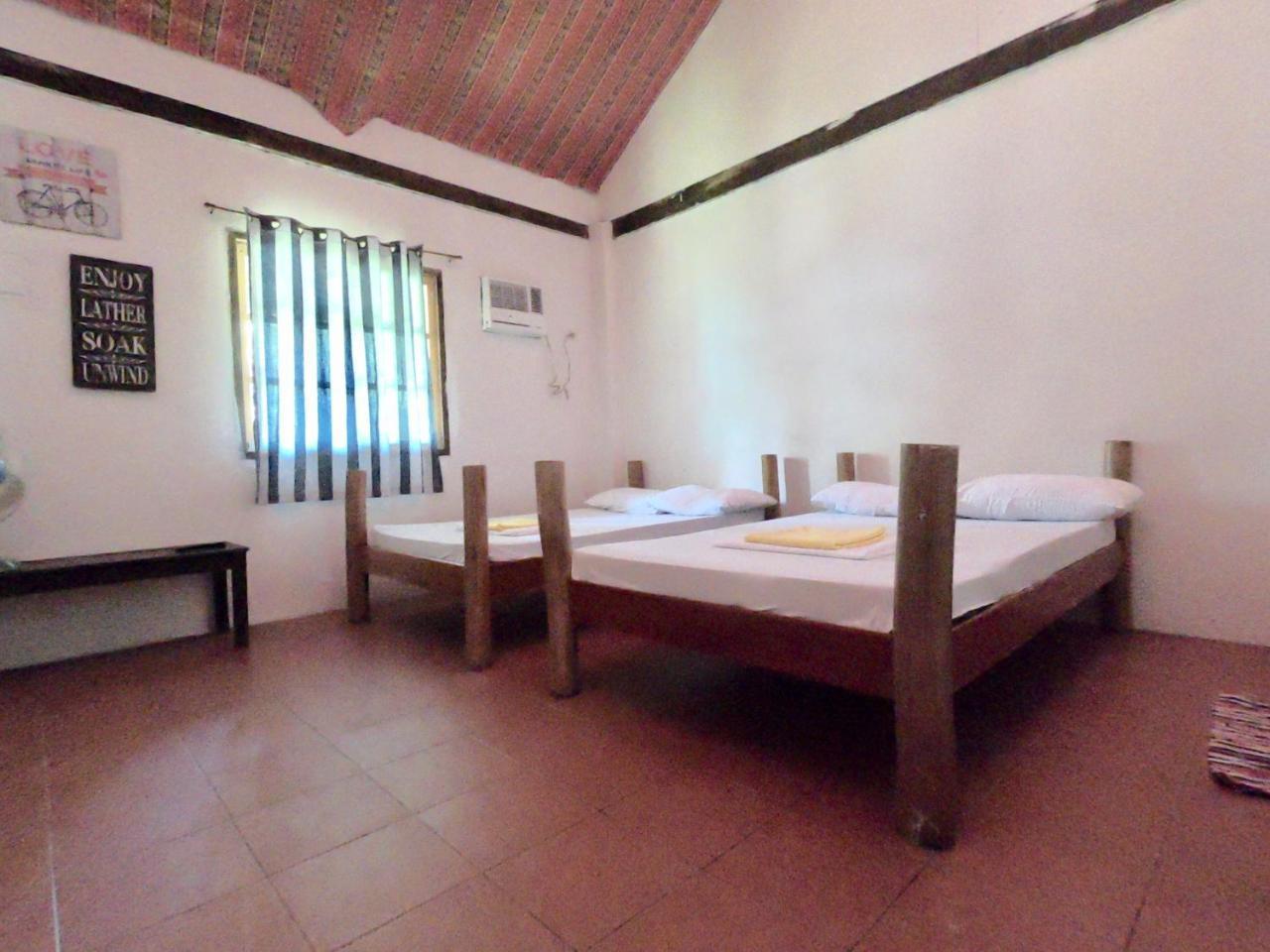North Shore Surf Camp Hotel Baler Bagian luar foto