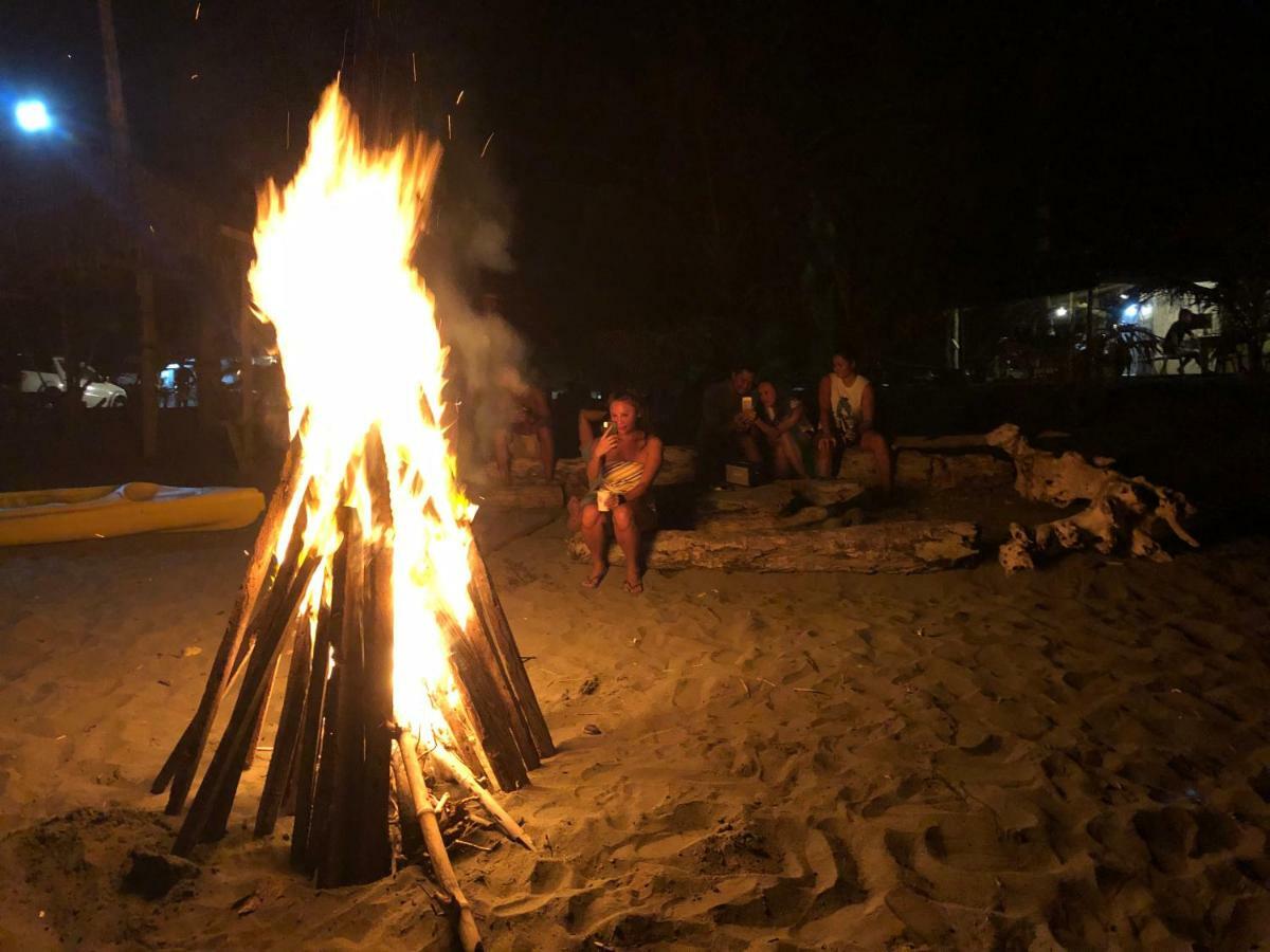 North Shore Surf Camp Hotel Baler Bagian luar foto